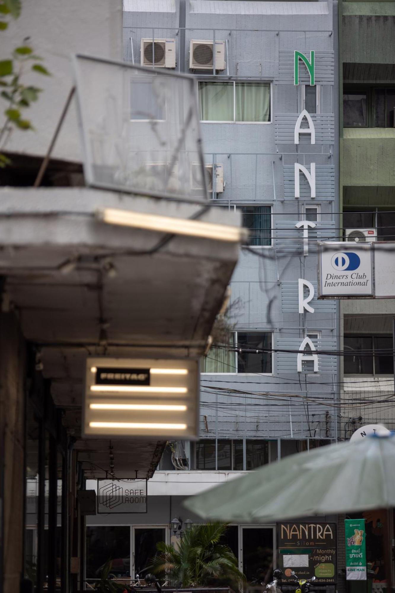 Nantra Silom Hotel Bangkok Bagian luar foto