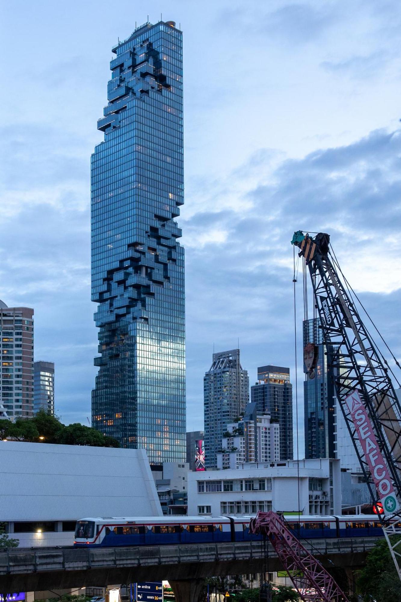 Nantra Silom Hotel Bangkok Bagian luar foto