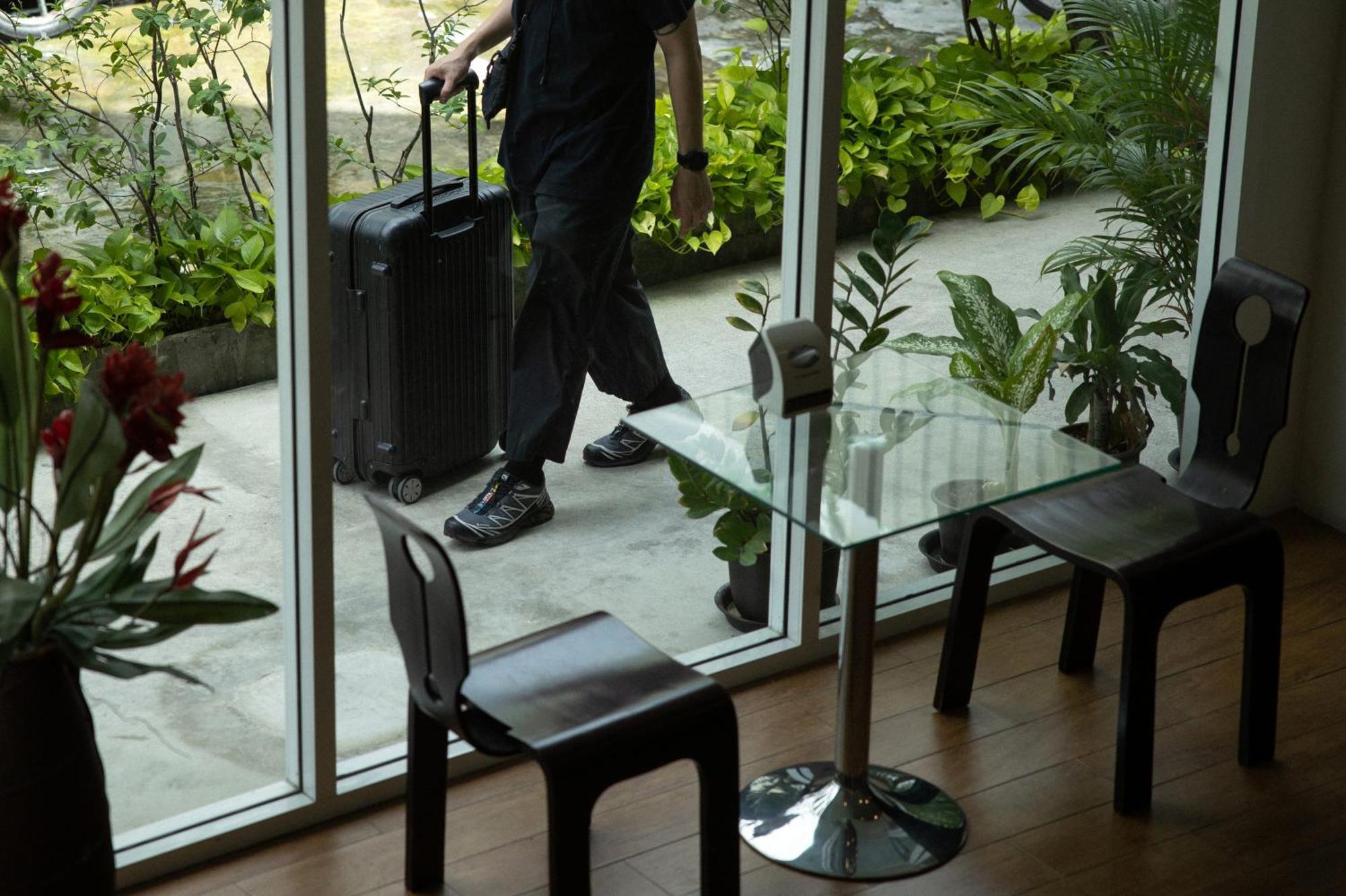Nantra Silom Hotel Bangkok Bagian luar foto
